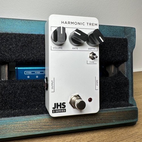 JHS Harmonic Trem - Full View