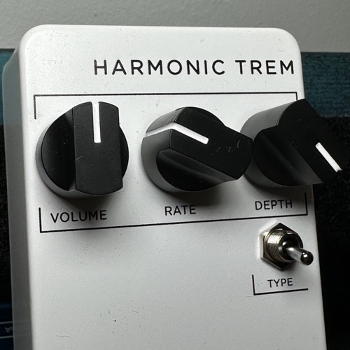 JHS Harmonic Trem - Controls